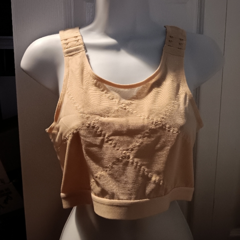 Hugqiankou Women's Bra Size 3XL Apricot NWT
